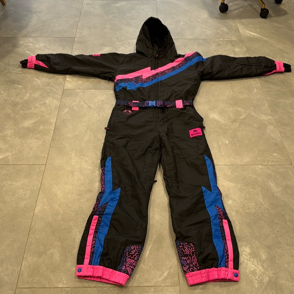 Men’s snow suit size m from Tipsy elves